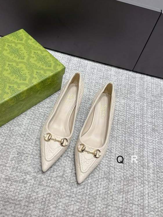 Picture of Prada Shoes _SKUPradasz35-40419091.5CMRR0501